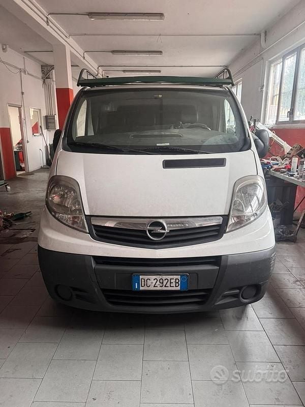 Bianco Usata 2006 Opel Vivaro Monovolume | 4000 € - Immagine 1/3