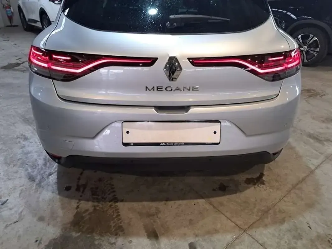 Usata Renault Mégane II 116 CV (85 kW) 2021 Argento Berlina