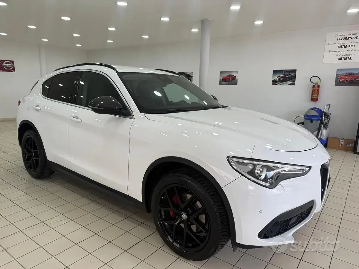 Usata Alfa Romeo Stelvio Business 209 CV (153 kW) 2020 Bianco SUV