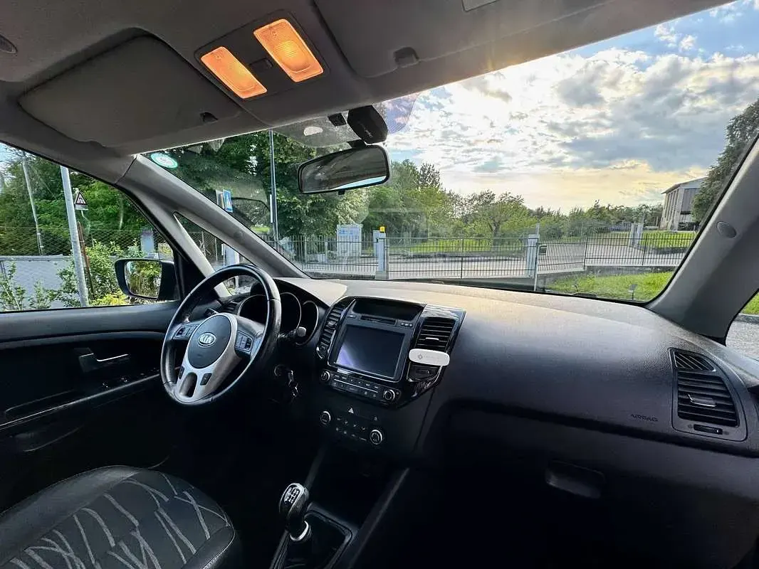 Usata Kia Venga 90 CV (66 kW) 2017 Blu/azzurro Utilitaria