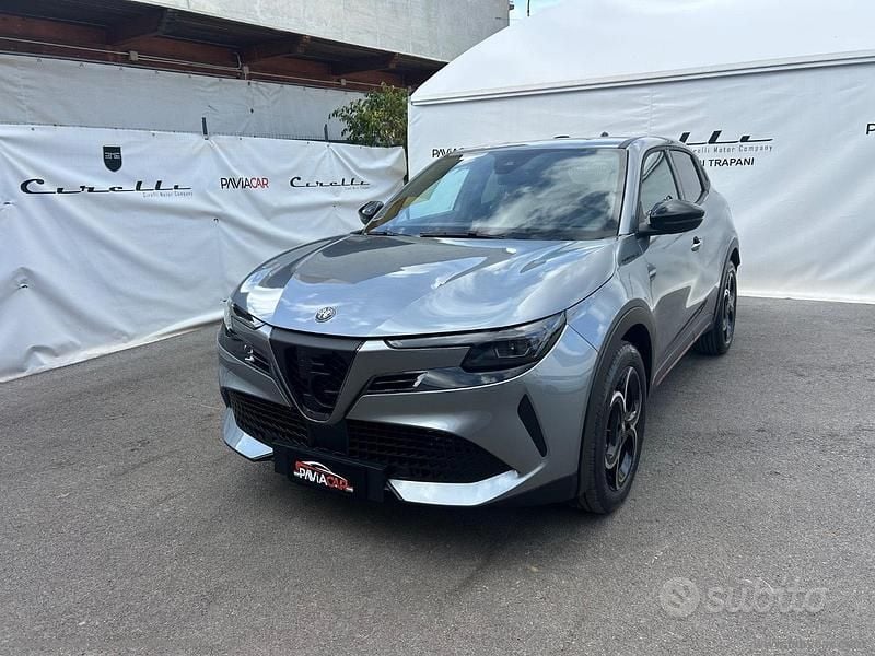 Nuova Alfa Romeo GT Junior Edizione Speciale 145 CV (106 kW) 2025 Grigio SUV