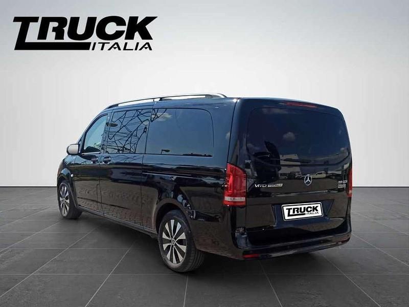 Usata Mercedes Vito 190 CV (139 kW) 2023 Nero metallizzato Furgone