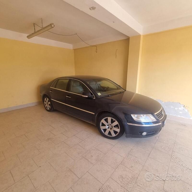 Usado VW Phaeton 233 CV (171 kW) 2008 Negro Berlina