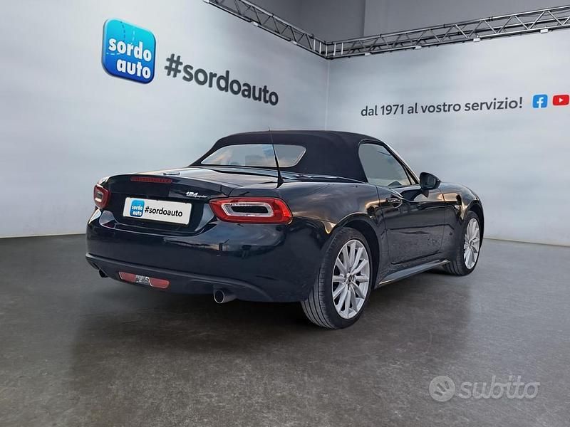 Usata Fiat 124 Spider Lusso 140 CV (102 kW) 2018 Nero Cabrio