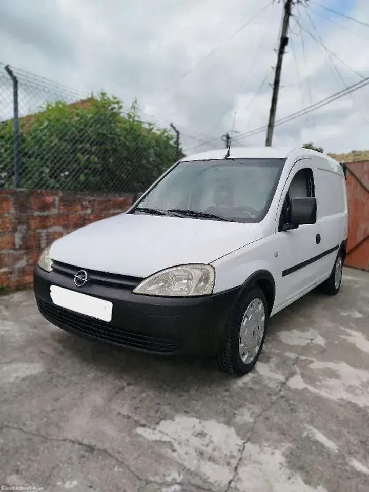 Usata Opel Combo 97 CV (71 kW) 2009 Bianco Monovolume