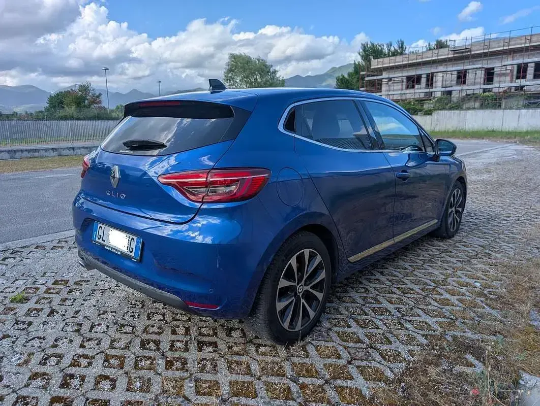 Usata Renault Clio V Techno 101 CV (74 kW) 2022 Blu Berlina