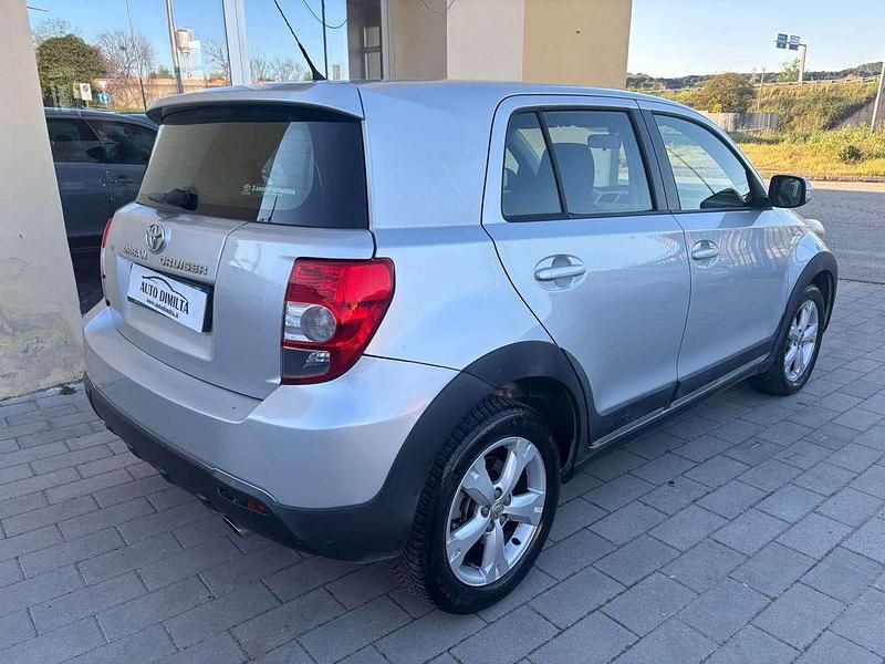 Usata Toyota Urban Cruiser Sol 90 CV (66 kW) 2010 Argento Utilitaria