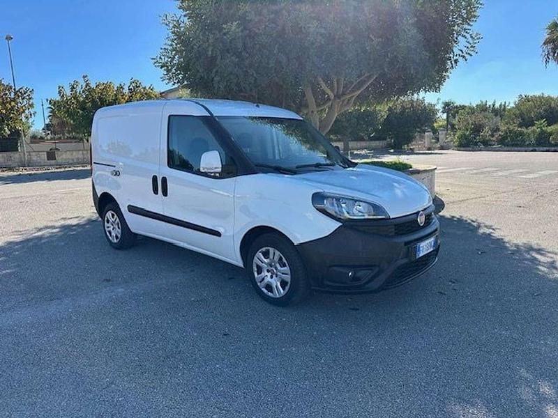 Bianco Usata 2019 Fiat Doblò Monovolume | 10.300 € (Ottimo prezzo) - Immagine 1/4