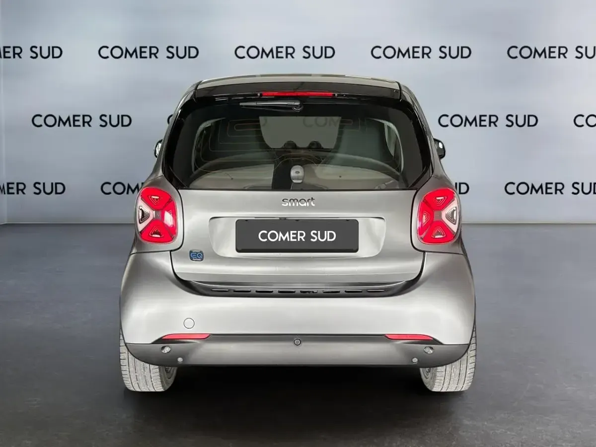 Usata Smart ForTwo Coupé Prime 60 kW (82 CV) 2023 Grigio Utilitaria