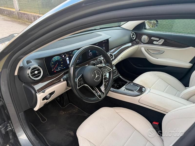 Usata Mercedes E300 2021 Grigio Station wagon