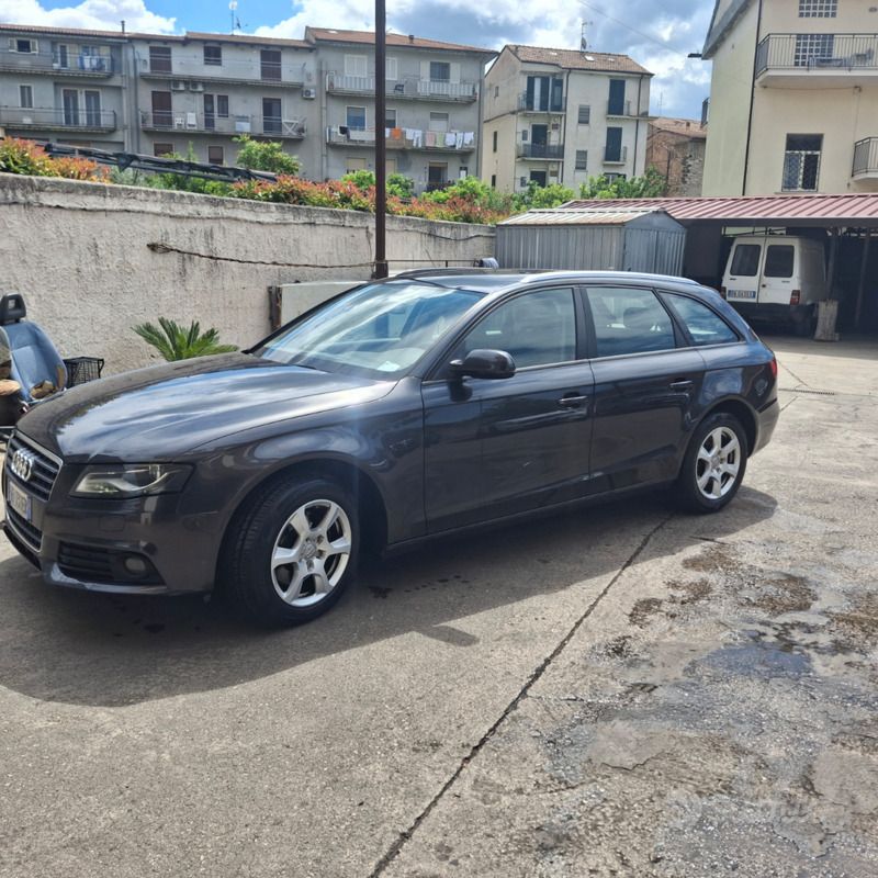 Usata 2010 Audi A4 Station wagon | 4000 € (Super prezzo) - Immagine 1/4