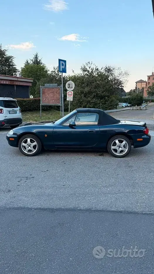 Usata Mazda MX5 110 CV (80 kW) 2000 Bluazzurro Cabrio