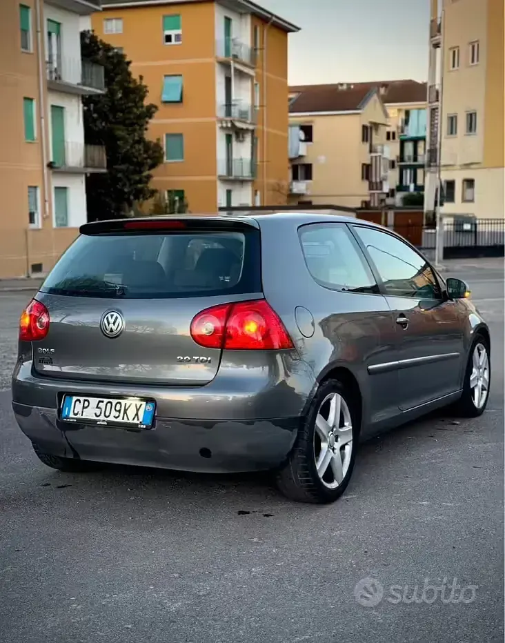 Usata VW Golf IV 116 CV (85 kW) 2004 Grigio Coupé
