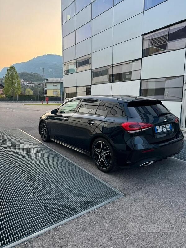 Usata Mercedes A180 Premium 116 CV (85 kW) 2018 Nero Berlina