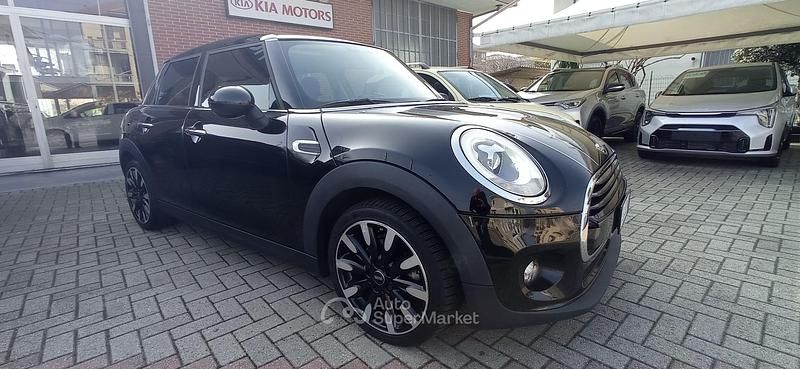 Usata Mini Cooper 116 CV (85 kW) 2016 Nero Utilitaria