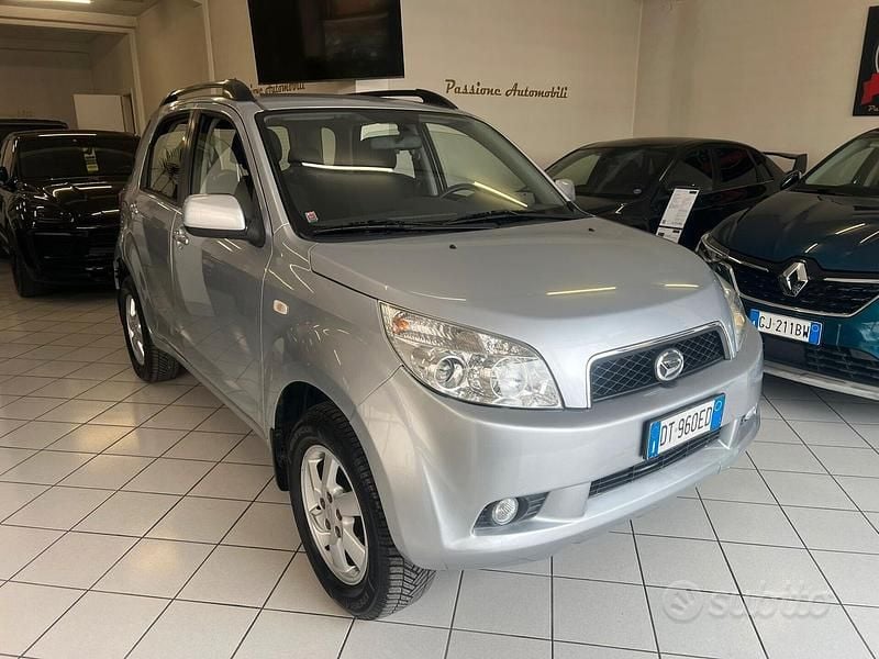 Usata Daihatsu Terios 105 CV (77 kW) 2010 Grigio SUV