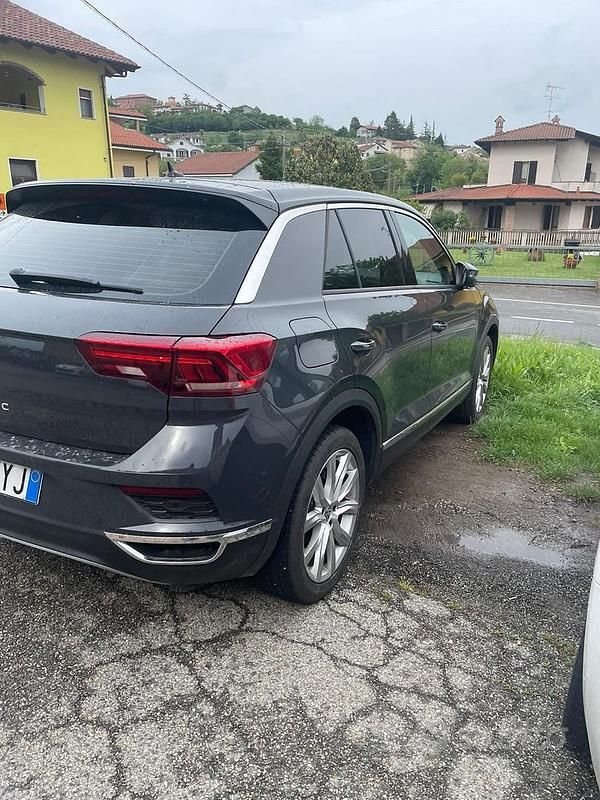 Usata VW T-Roc Advance 116 CV (85 kW) 2019 Grigio SUV