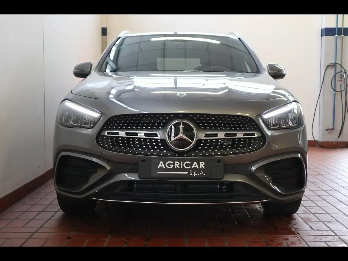 Usata Mercedes GLA250 Advanced Plus 218 CV (160 kW) 2025 Grigio SUV