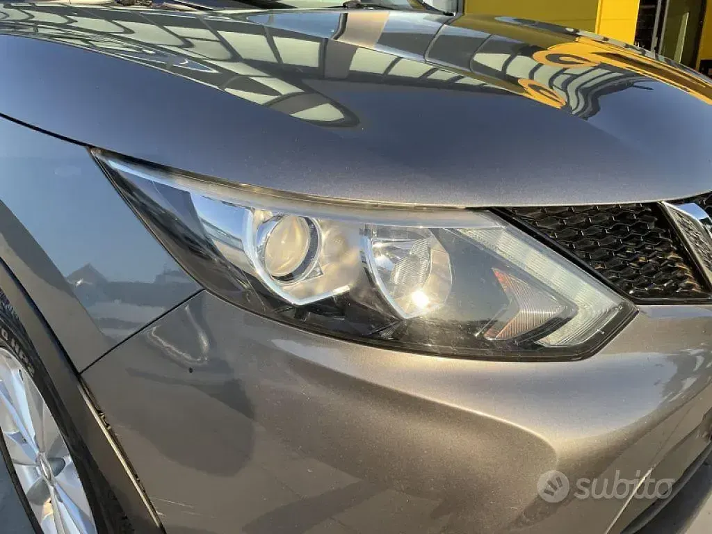 Usata Nissan Qashqai Acenta 131 CV (96 kW) 2016 Grigio SUV