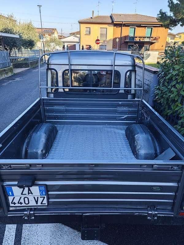 Usata Land Rover Defender 122 CV (89 kW) 2007 SUV