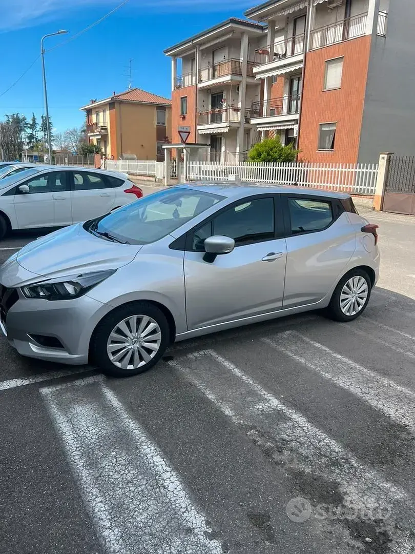 Usata Nissan Micra 92 CV (67 kW) 2023 Grigio Utilitaria