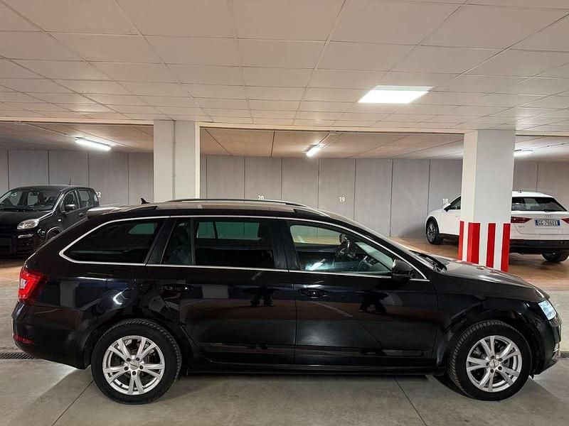 Usata Skoda Octavia G-TEC Style 110 CV (80 kW) 2019 Nero Station wagon