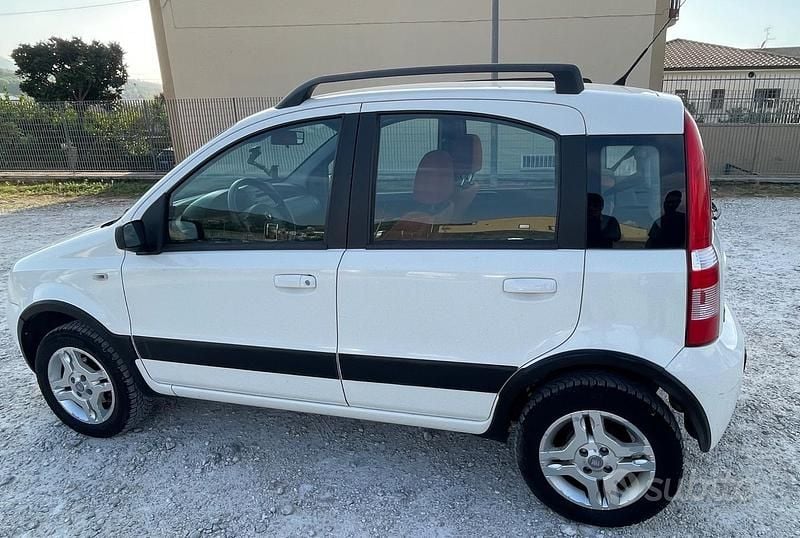Usata Fiat Panda Climbing 60 CV (44 kW) 2008 Bianco Utilitaria