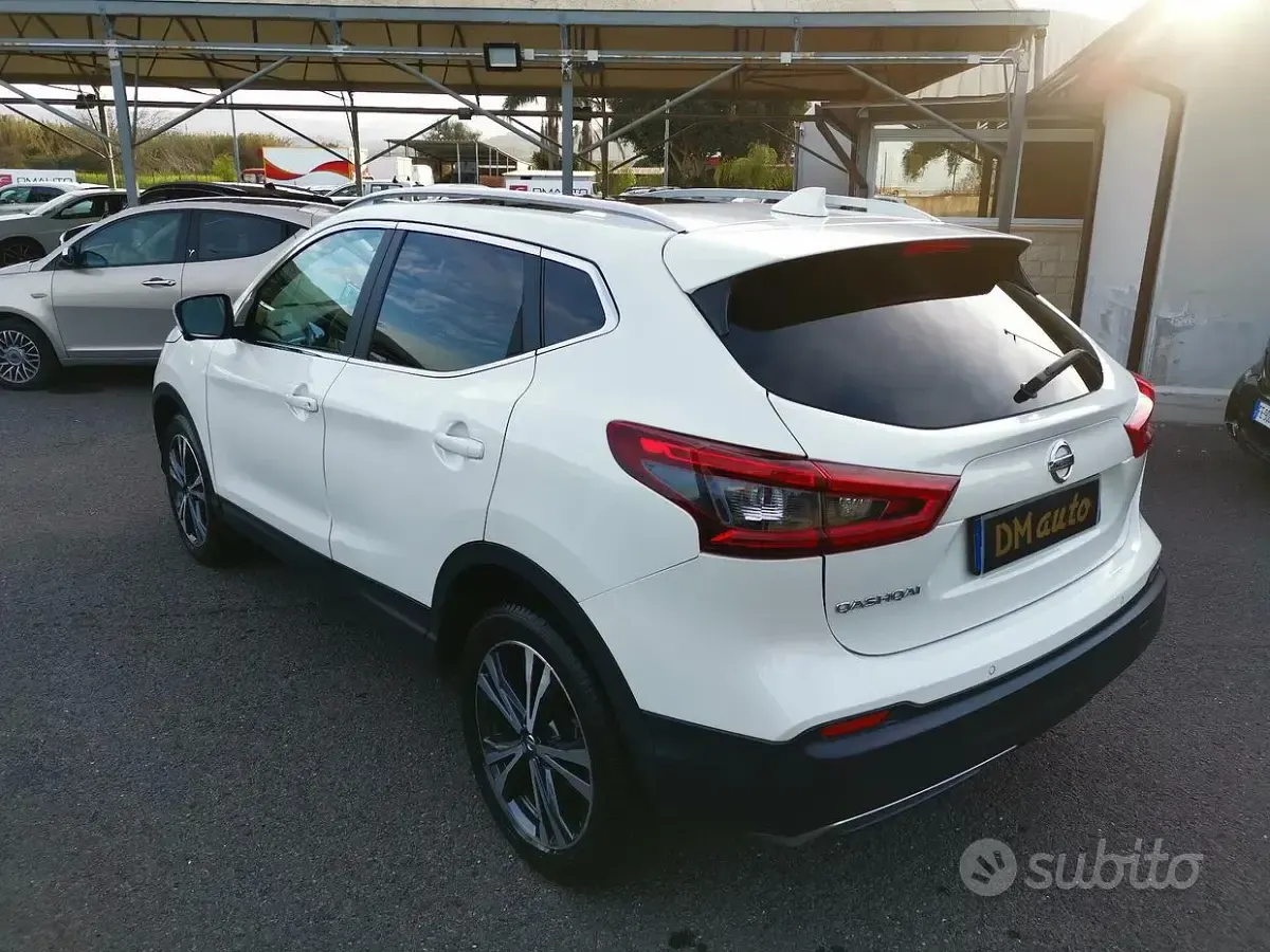 Usata Nissan Qashqai N-Connecta 116 CV (85 kW) 2019 Bianco SUV