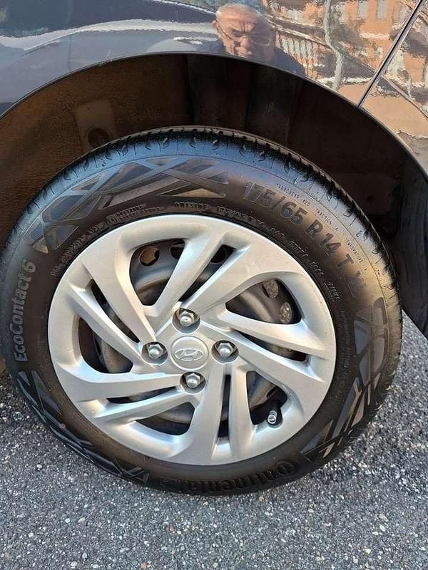 Usata Hyundai i10 Advanced Plus 67 CV (49 kW) 2022 Aurora grey Utilitaria