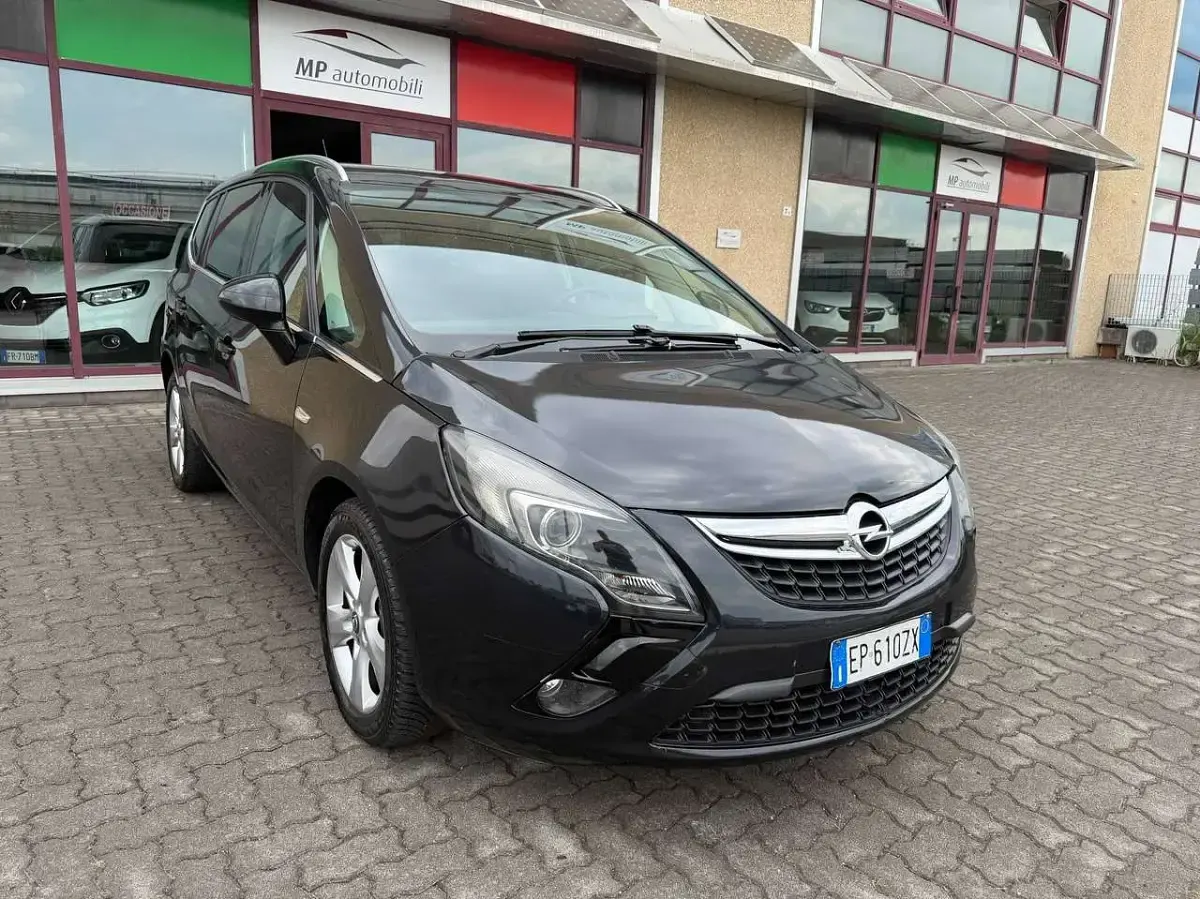 Usata Opel Zafira Tourer 150 CV (110 kW) 2013 Nero Monovolume