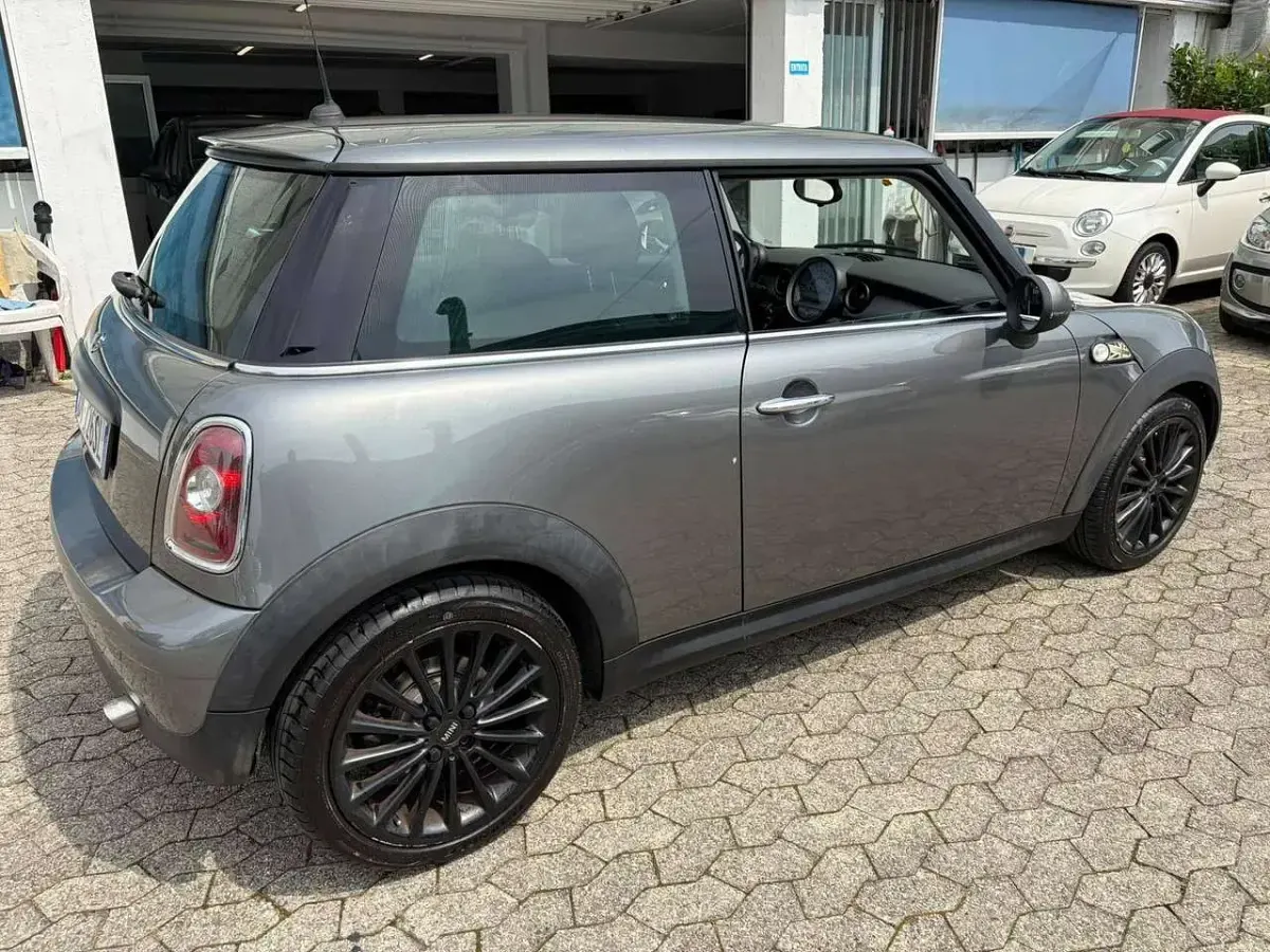 Usata Mini Cooper 75 CV (55 kW) 2009 Grigio Utilitaria