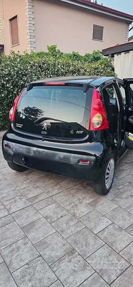 Usata Peugeot 107 68 CV (50 kW) 2009 Nero Utilitaria