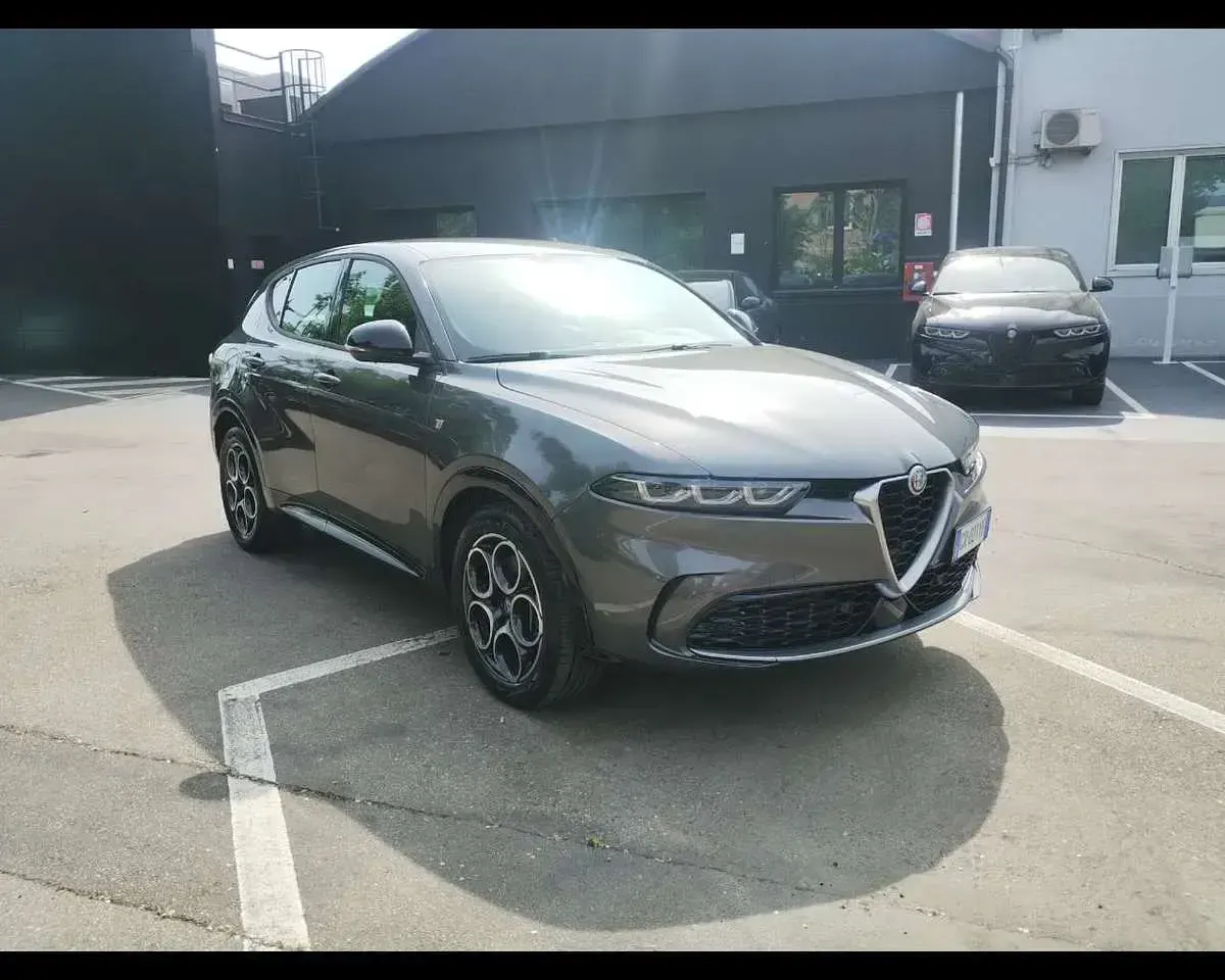 Usado Alfa Romeo Tonale Ti 160 CV (117 kW) 2024 Gris SUV