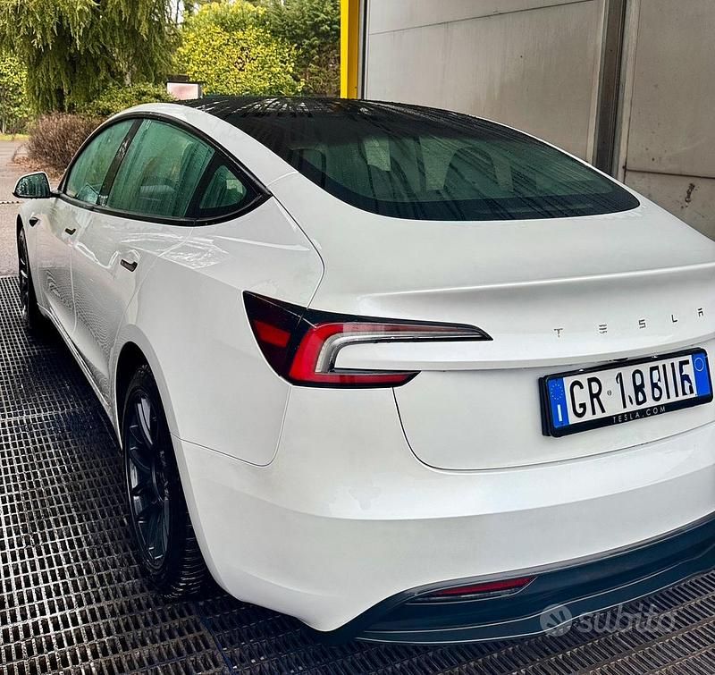 Usata Tesla Model 3 RWD 235 kW (320 CV) 2023 Bianco Berlina