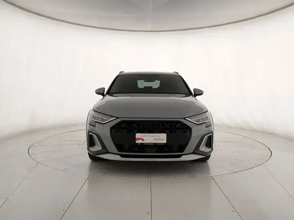 Usata Audi A3 Advanced Plus 204 CV (150 kW) 2025 Grigio freccia perla Berlina