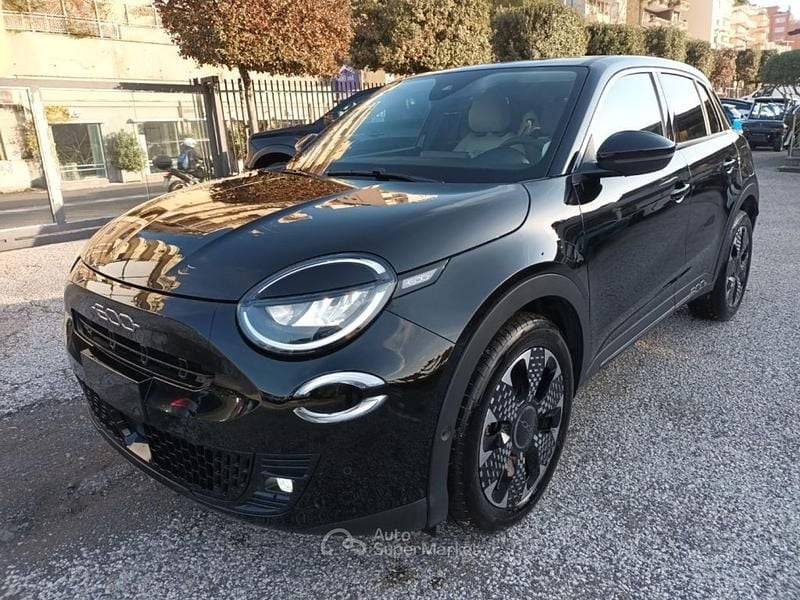 Usata Fiat 600 La Prima 101 CV (74 kW) 2025 Nero SUV