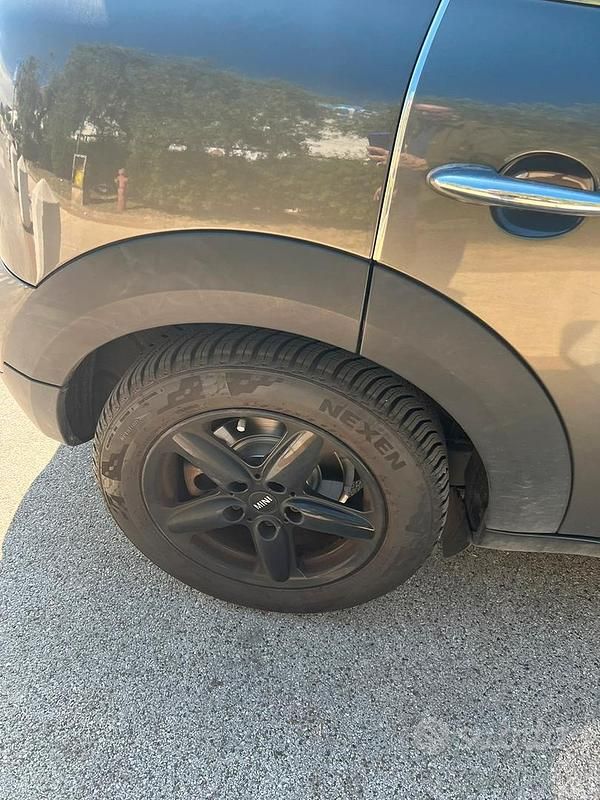 Usata Mini Cooper Countryman 111 CV (81 kW) 2011 Marrone SUV