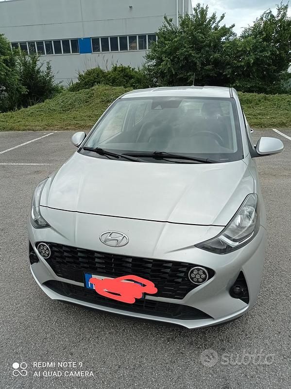 Usata Hyundai i10 66 CV (48 kW) 2022 Grigio Utilitaria