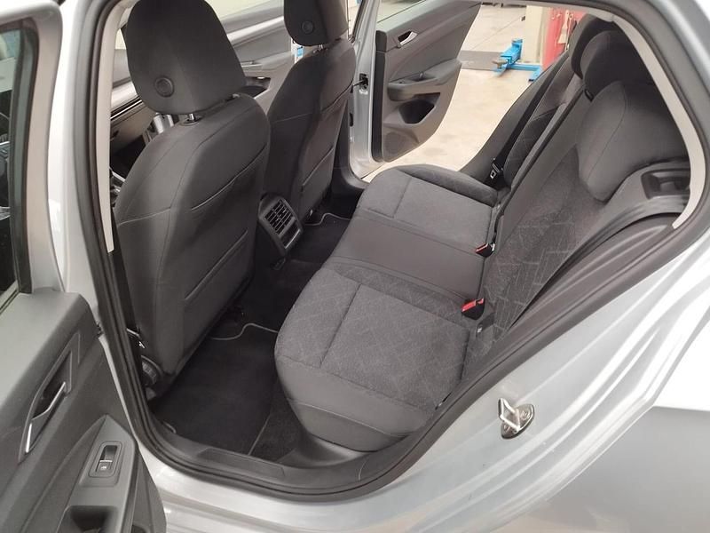 Usata VW Golf VIII Style 115 CV (84 kW) 2020 Argento Berlina