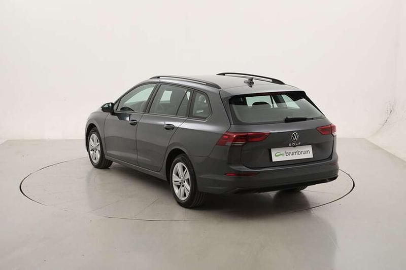 Usata VW Golf VIII Life 116 CV (85 kW) 2021 Grigio Station wagon