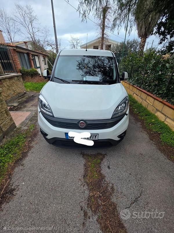Usata Fiat Doblò 120 CV (88 kW) 2018 Bianco Monovolume