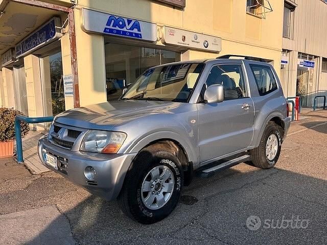 Usata Mitsubishi Pajero 116 CV (85 kW) 2004 Argento SUV