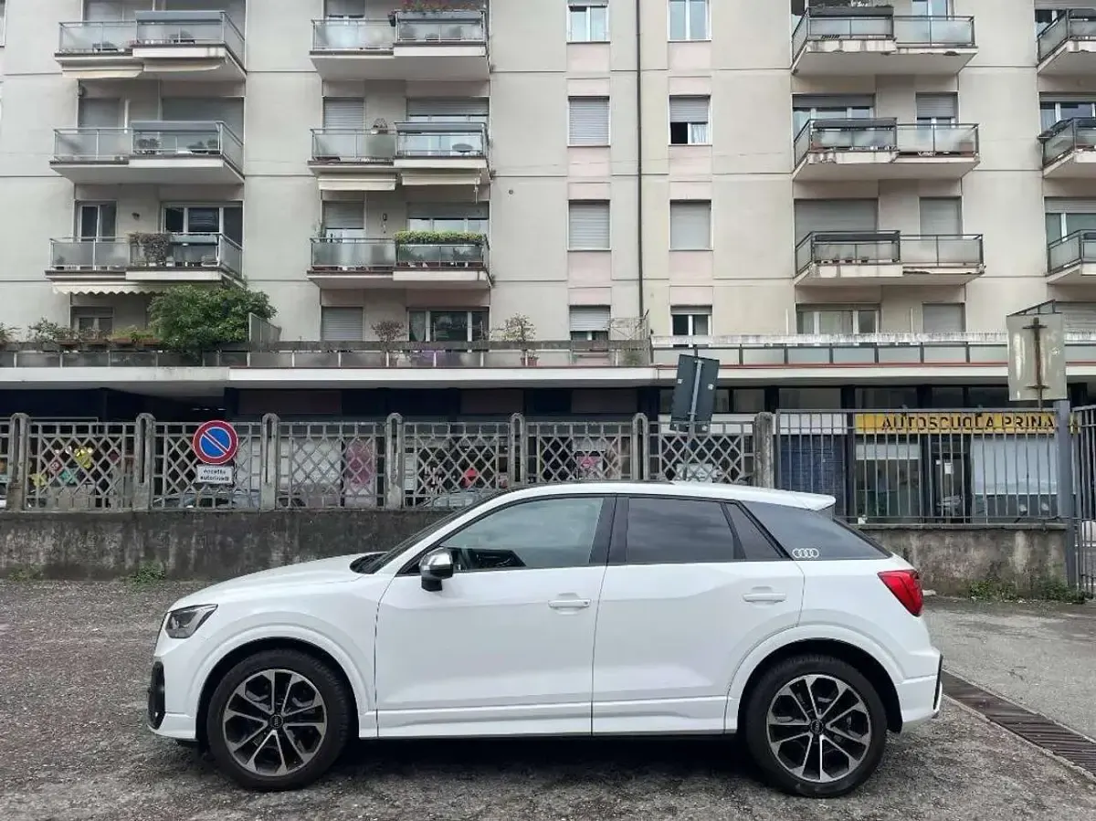 Usata Audi SQ2 Sport 300 CV (220 kW) 2022 Bianco SUV