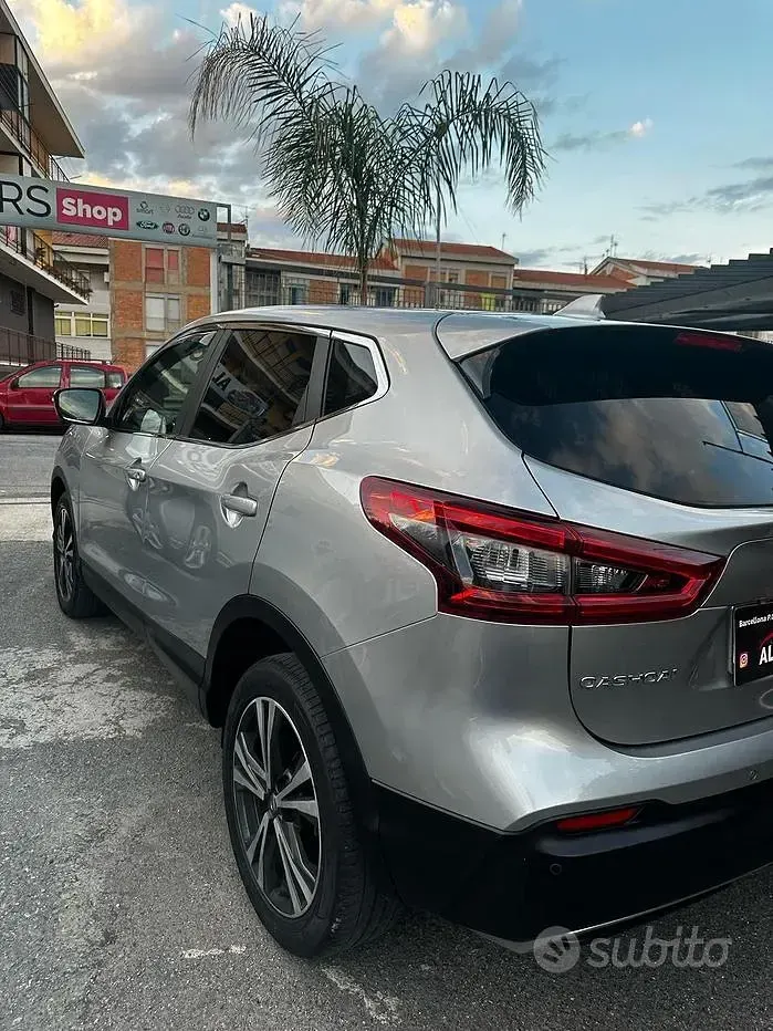 Usata Nissan Qashqai 360º 131 CV (96 kW) 2018 Grigio SUV