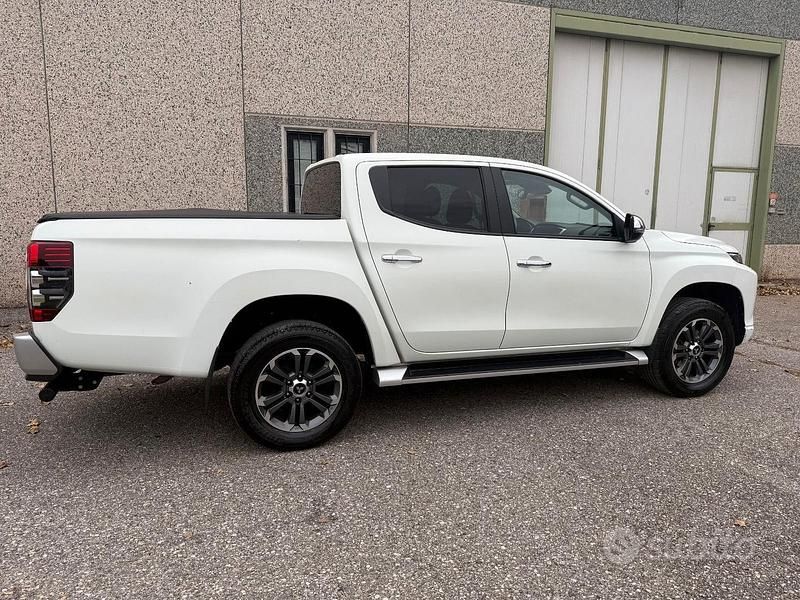 Usata Mitsubishi L200 Intense 150 CV (110 kW) 2020 Bianco Pick-up