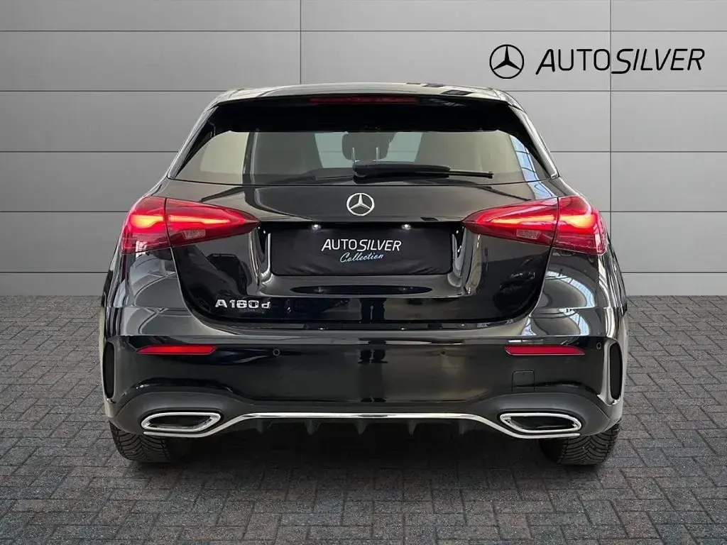 Usata Mercedes A180 Advanced Plus 116 CV (85 kW) 2024 Nero / metallizzato Berlina