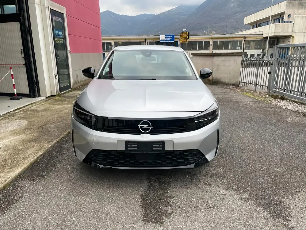 Nuova Opel Corsa Edition 100 CV (73 kW) 2026 Argento Utilitaria