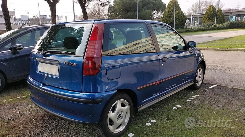 Blu/azzurro Usata 1994 Fiat Punto Due volumi | 13.500 € - Immagine 1/4