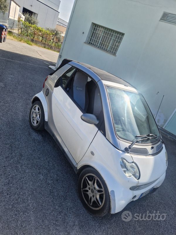 Usata Smart ForFour 68 CV (50 kW) 2004 Bianco Utilitaria