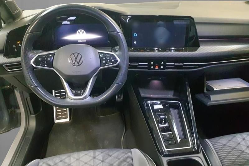 Usata VW Golf VIII R-line 150 CV (110 kW) 2023 Grigio pastello Berlina